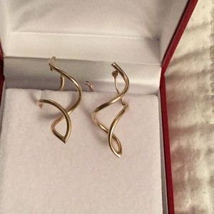 Earrings. 14k yellow gold. Vintage